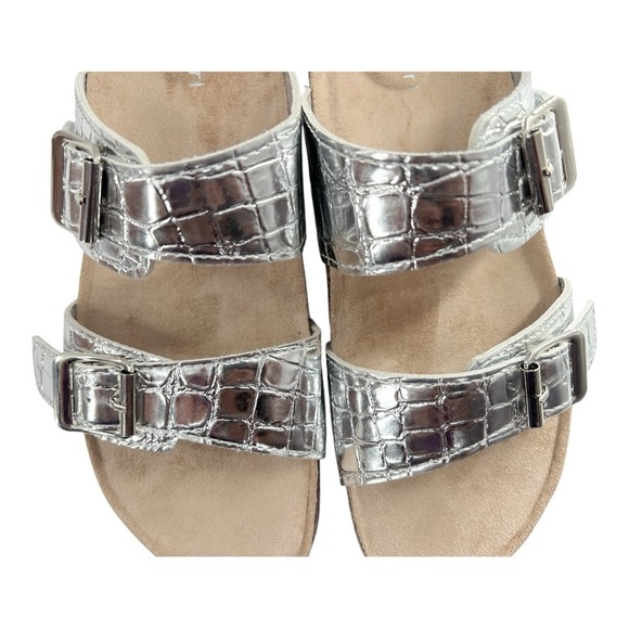 Steve Madden Metallic Silver Croc-Embossed Sandals Slip-On Size 9.5 Brand New - Picture 5 of 10